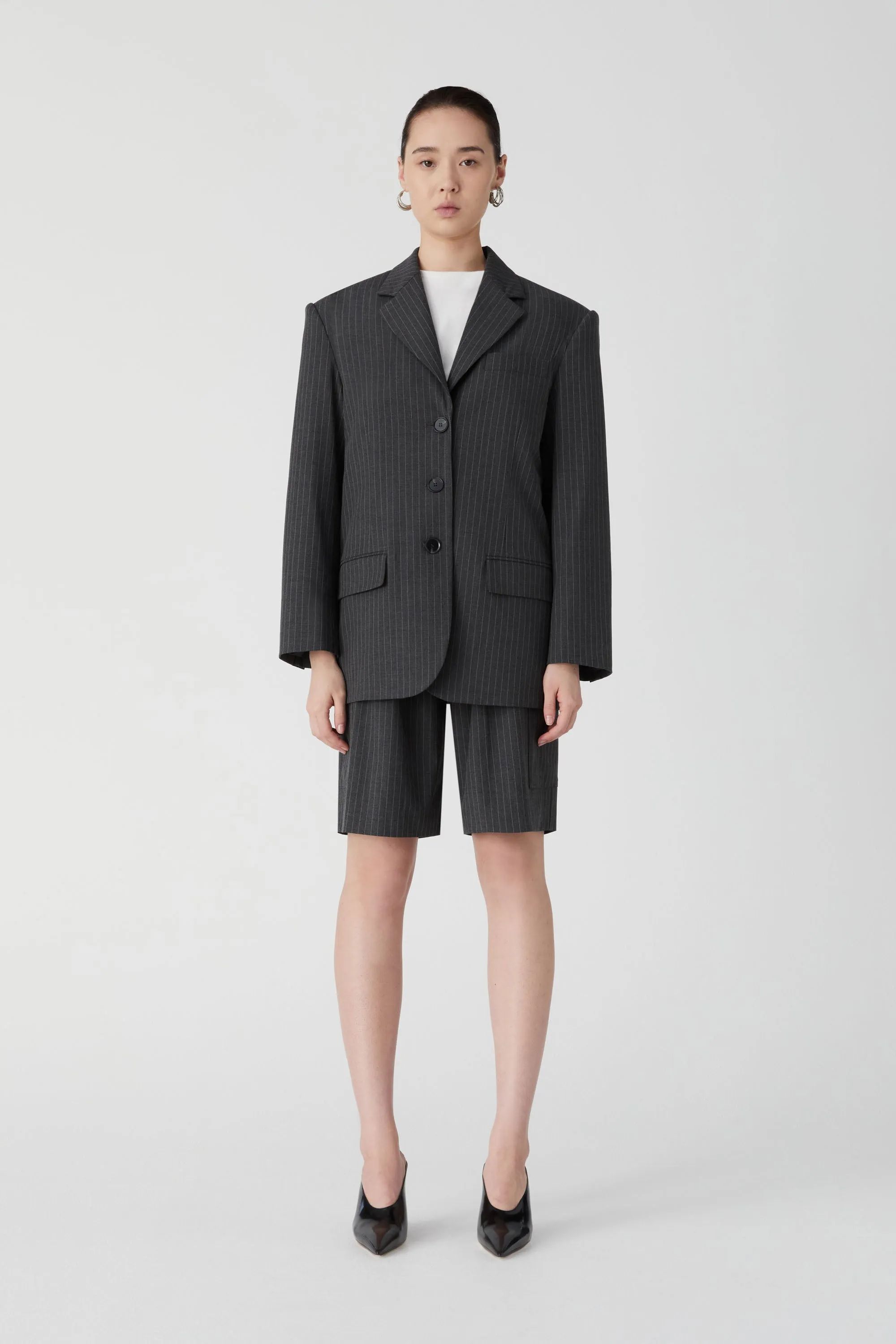AKIO PINSTRIPE SHORT