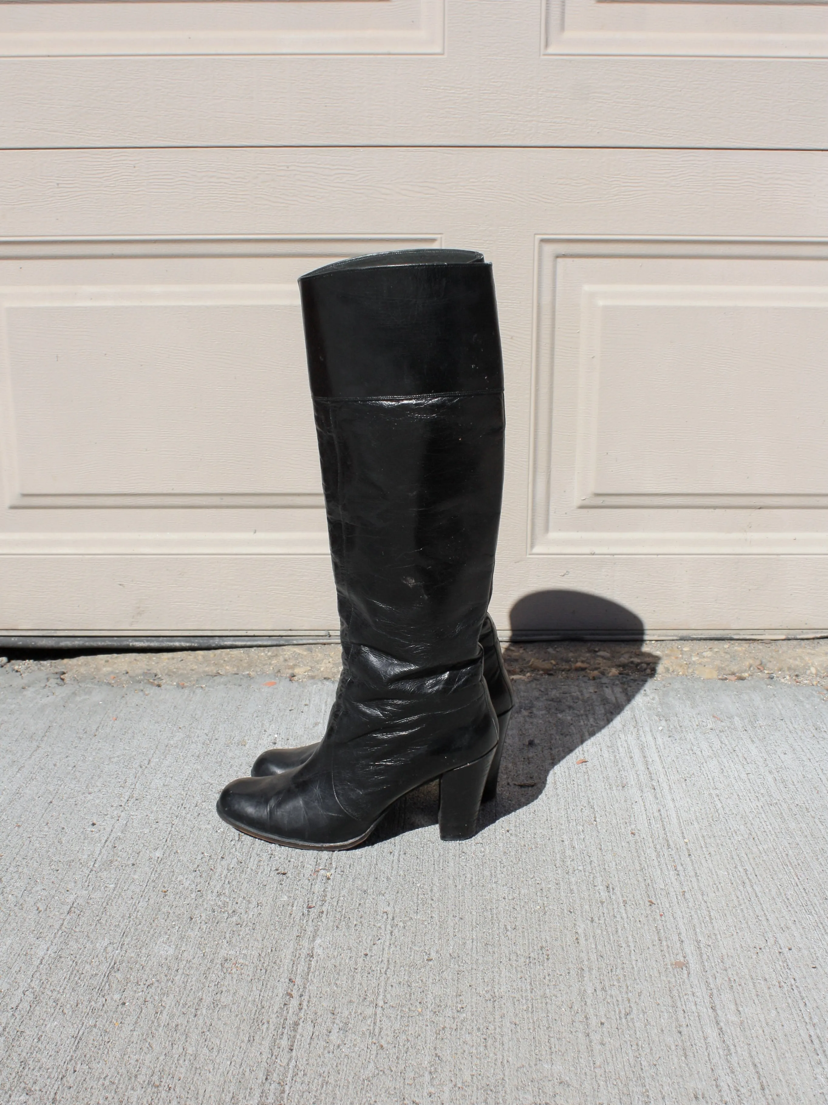 Charles Jourdan Heeled Boots (7.5)