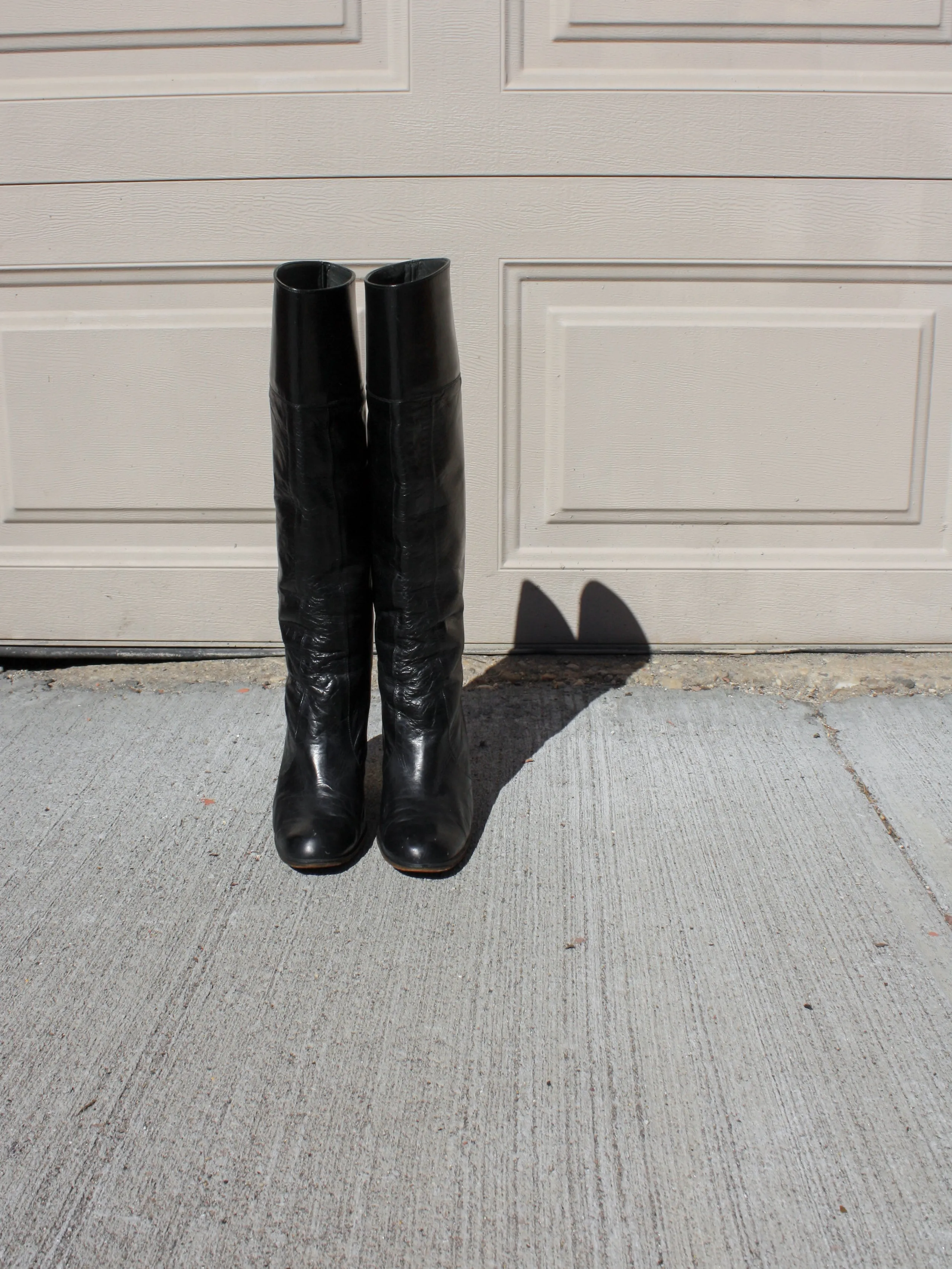 Charles Jourdan Heeled Boots (7.5)