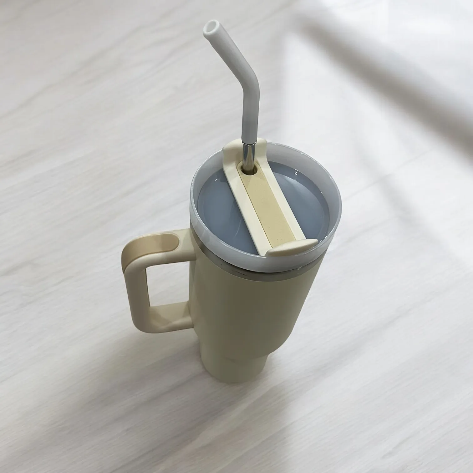 CLINK - [Personalised] 1.2L Stainless Steel Tumbler with Handle Straw & Lid - Ivory Mist Color