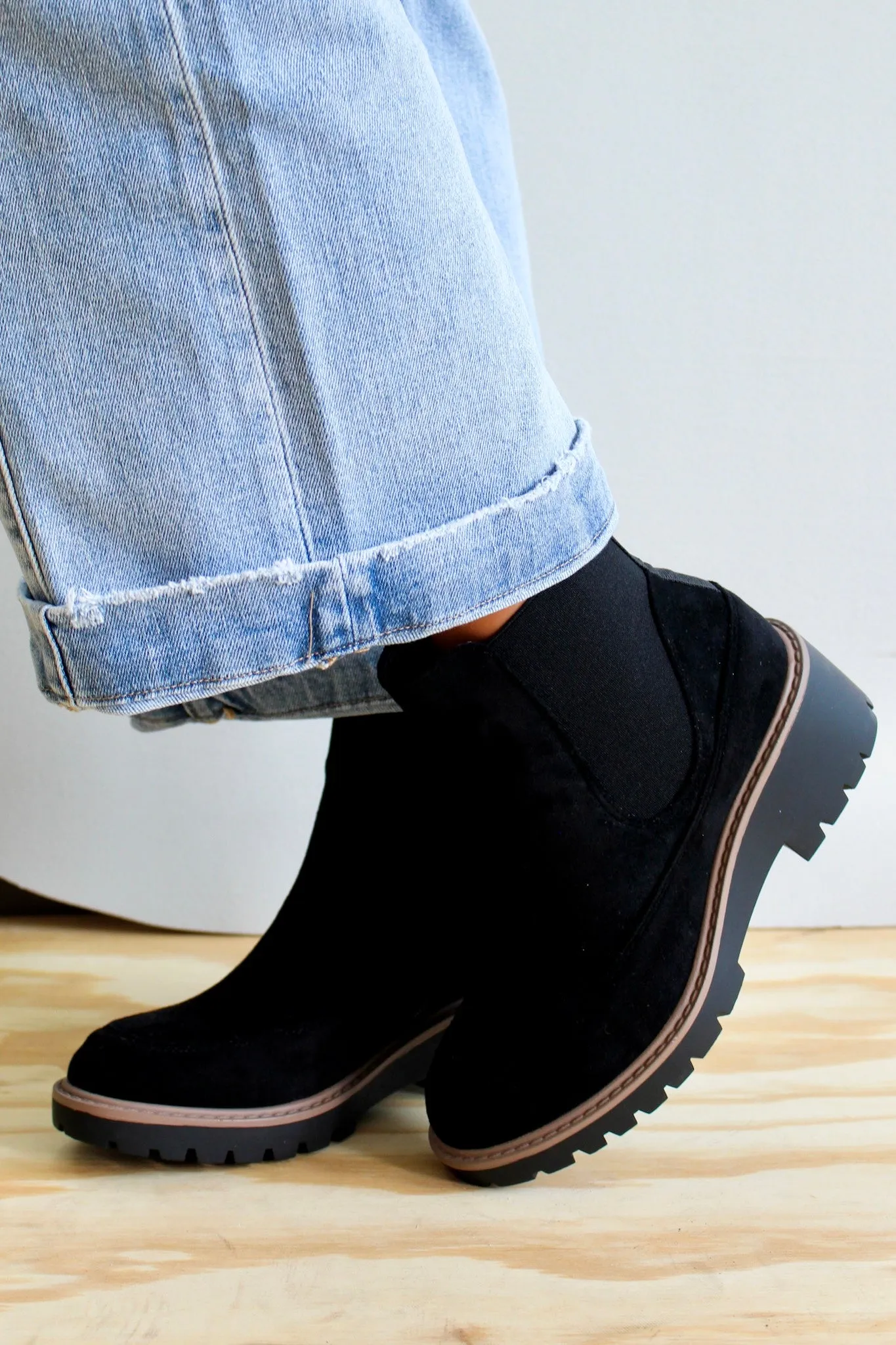 Cool Essential Chelsea Boot • Black