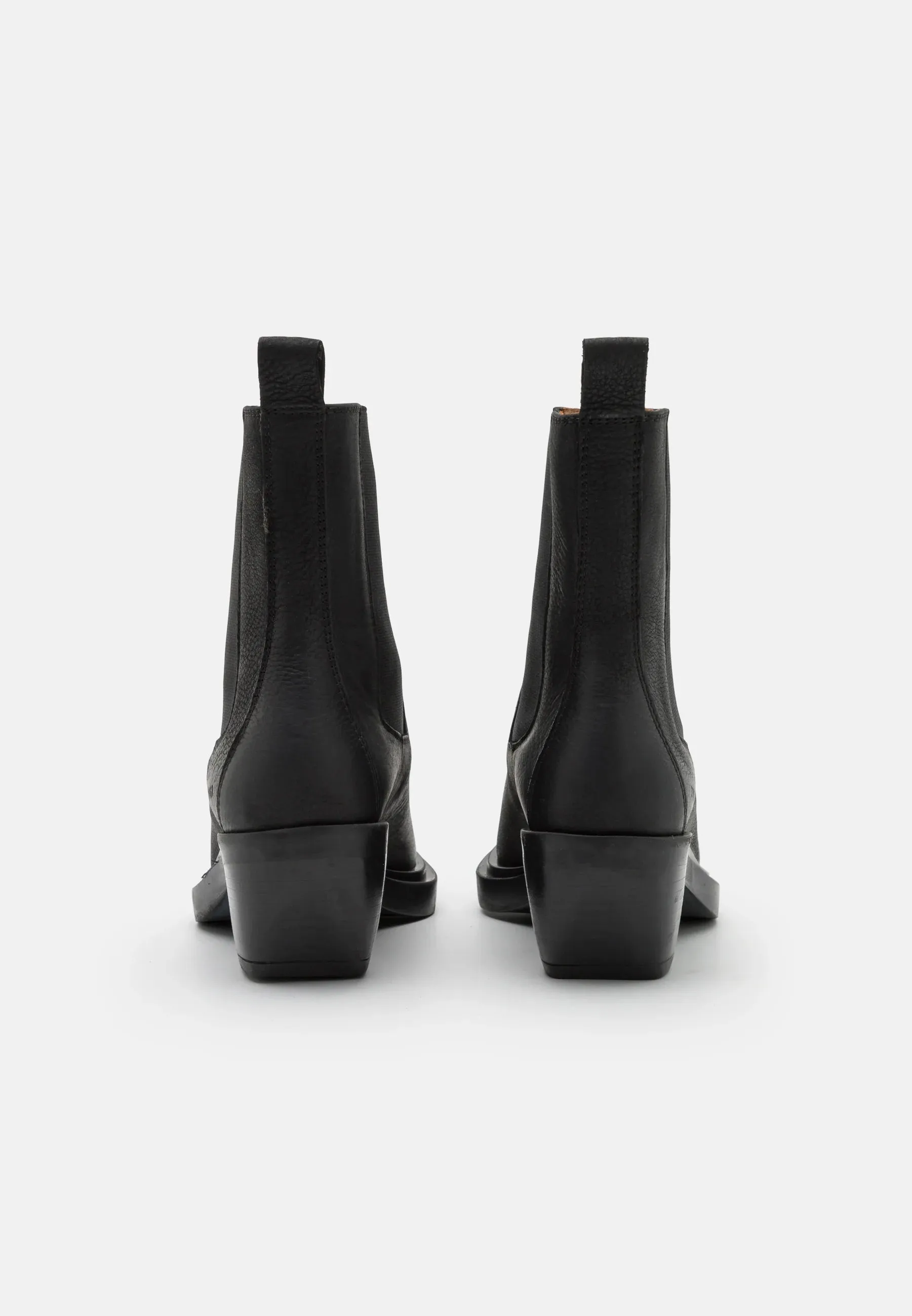 COPENHAGEN STUDIO Sort boots med butt tå og strikk i sidene