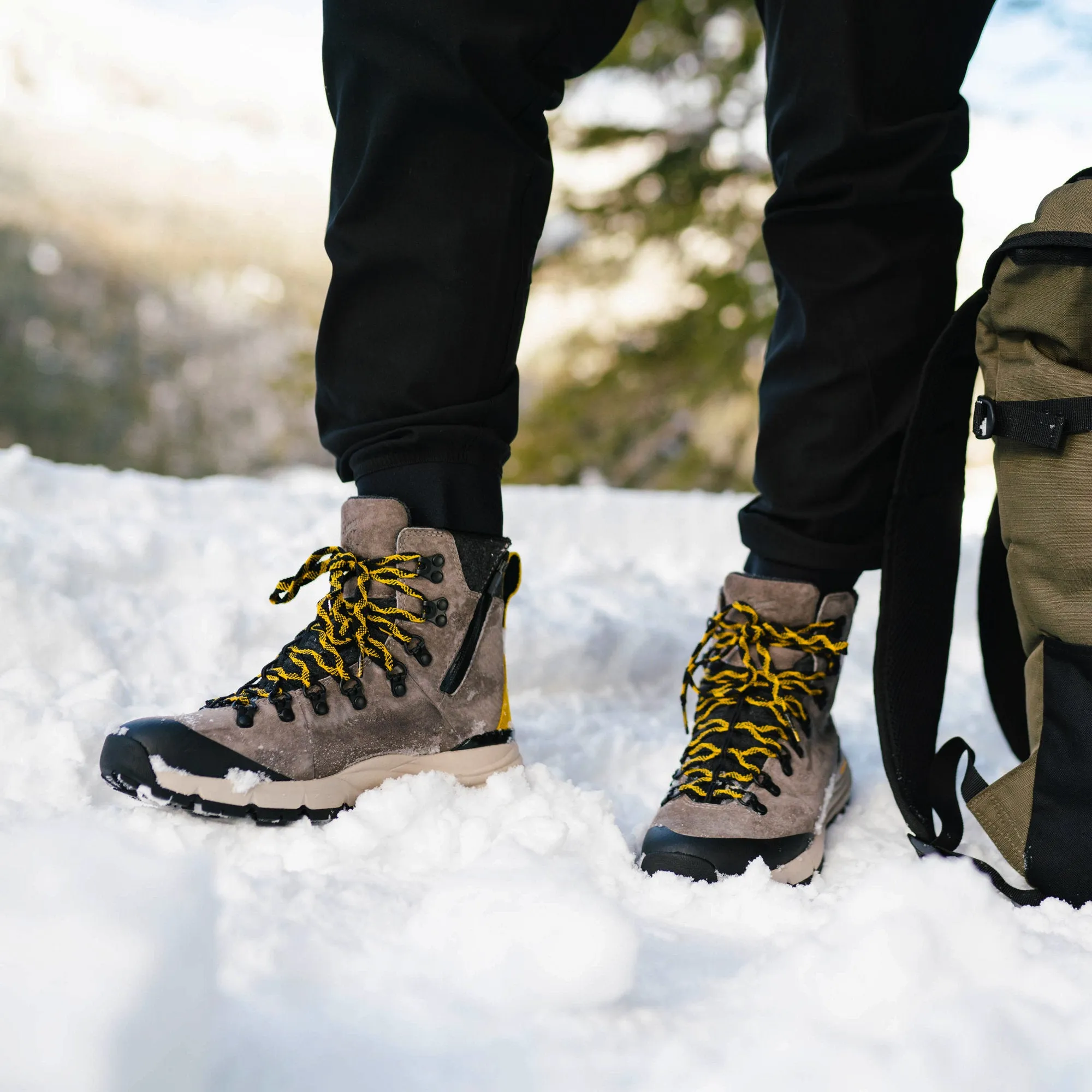 Danner Women's Arctic 600 Side-Zip Boot - Driftwood/Yellow Insulated 200G