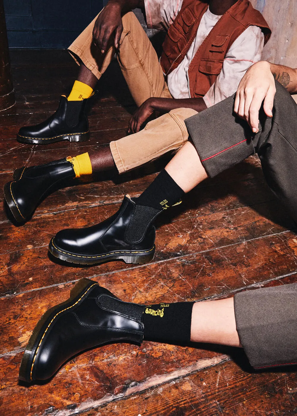 Dr. Martens 2976 Yellow Stitch Chelsea Smooth Boots Black