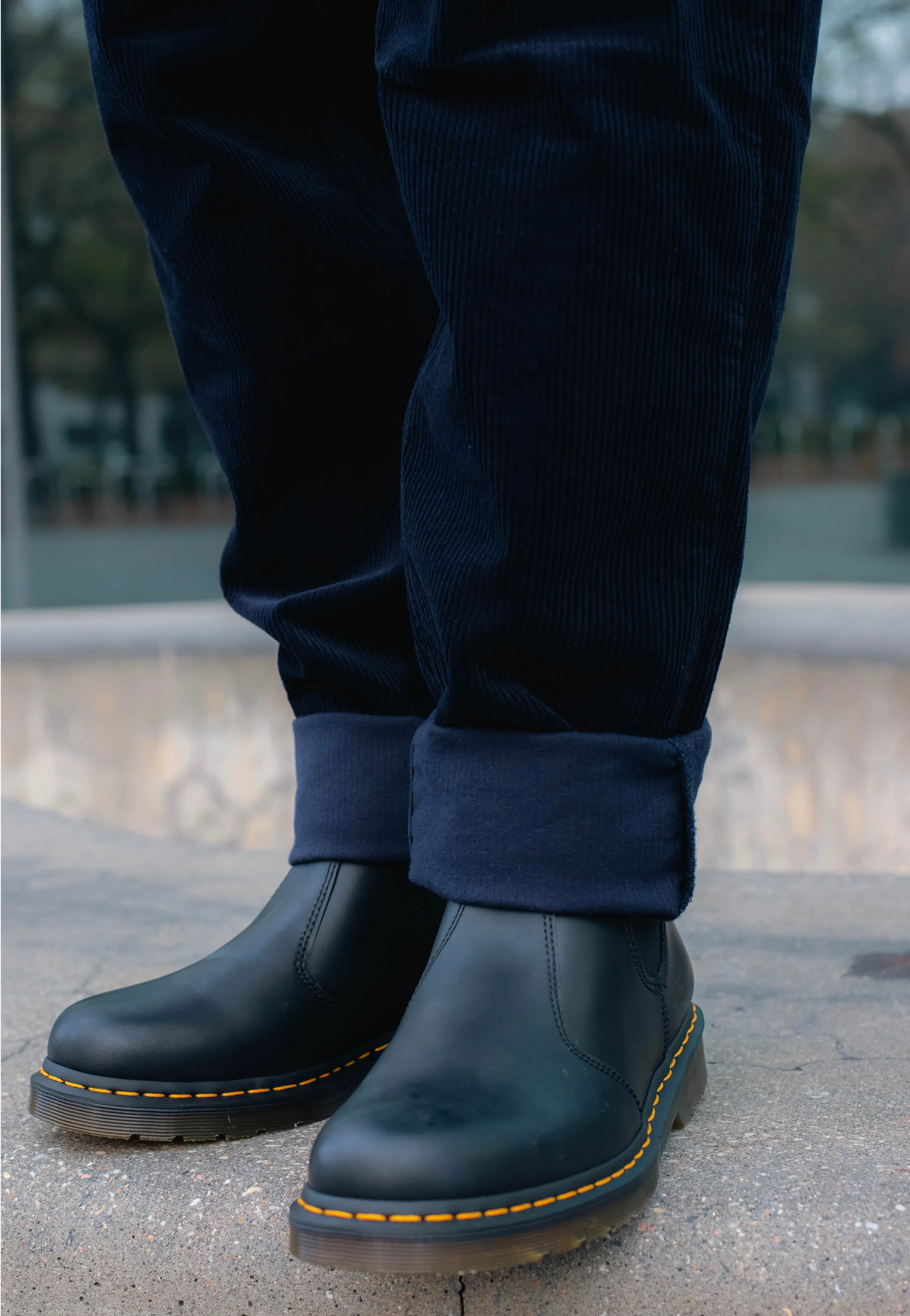 Dr. Martens - Vegan 2976 Chelsea Boots Black Felix Rub Off - Shoes