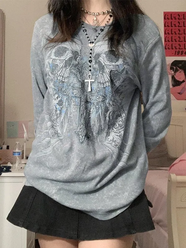 Graues Vintage Langarmshirt mit Kreuz- und Totenkopf Print