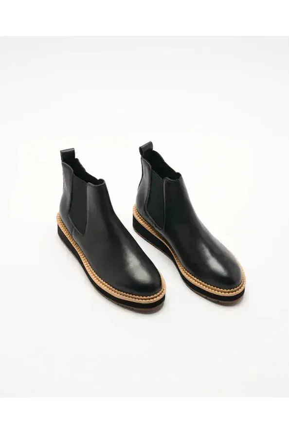 Jade Leather Boot Black
