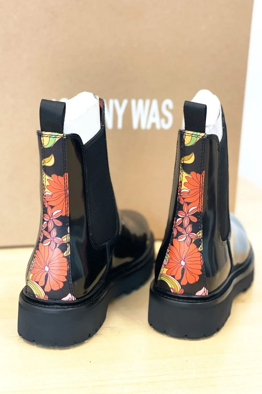 Johnny Was Black Tate 100% Leather Chelsea Boots Boho Chic JWS16023