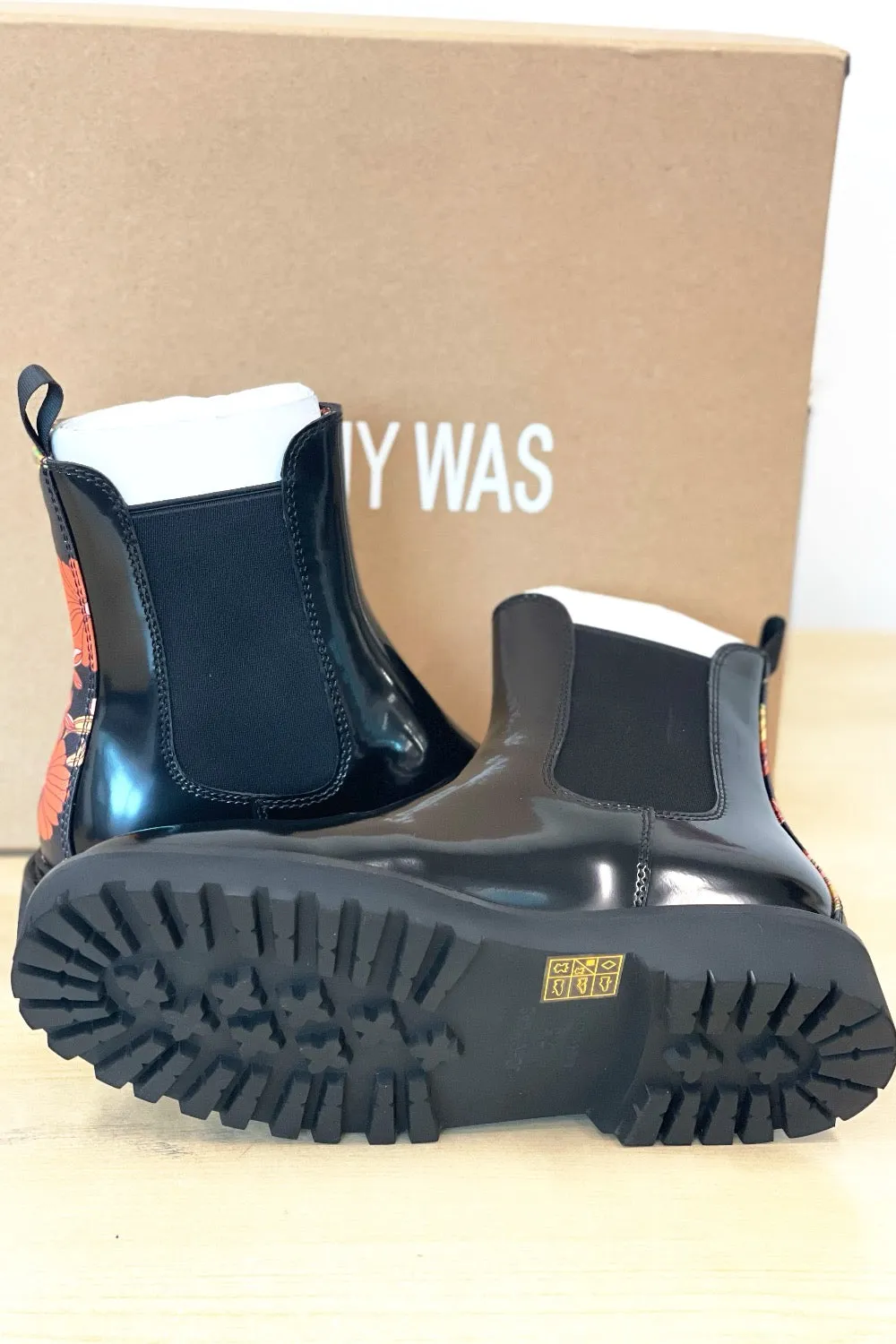 Johnny Was Black Tate 100% Leather Chelsea Boots Boho Chic JWS16023