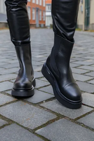 KMB Sort platå boots med strikk i siden