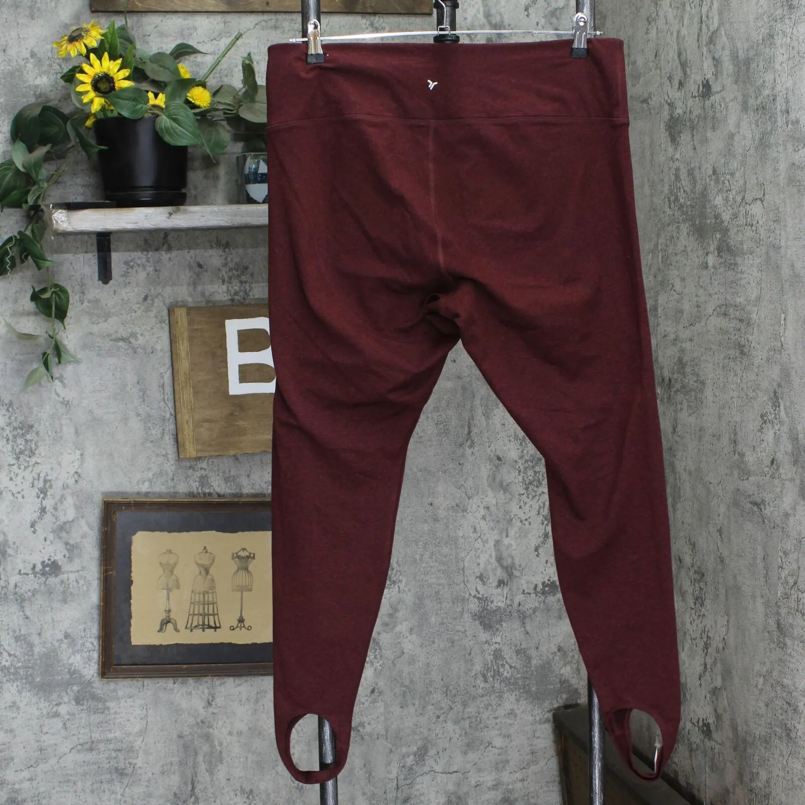 Old Navy Womens High Rise Active Cozecore Heeled Leggings Red / Black XL