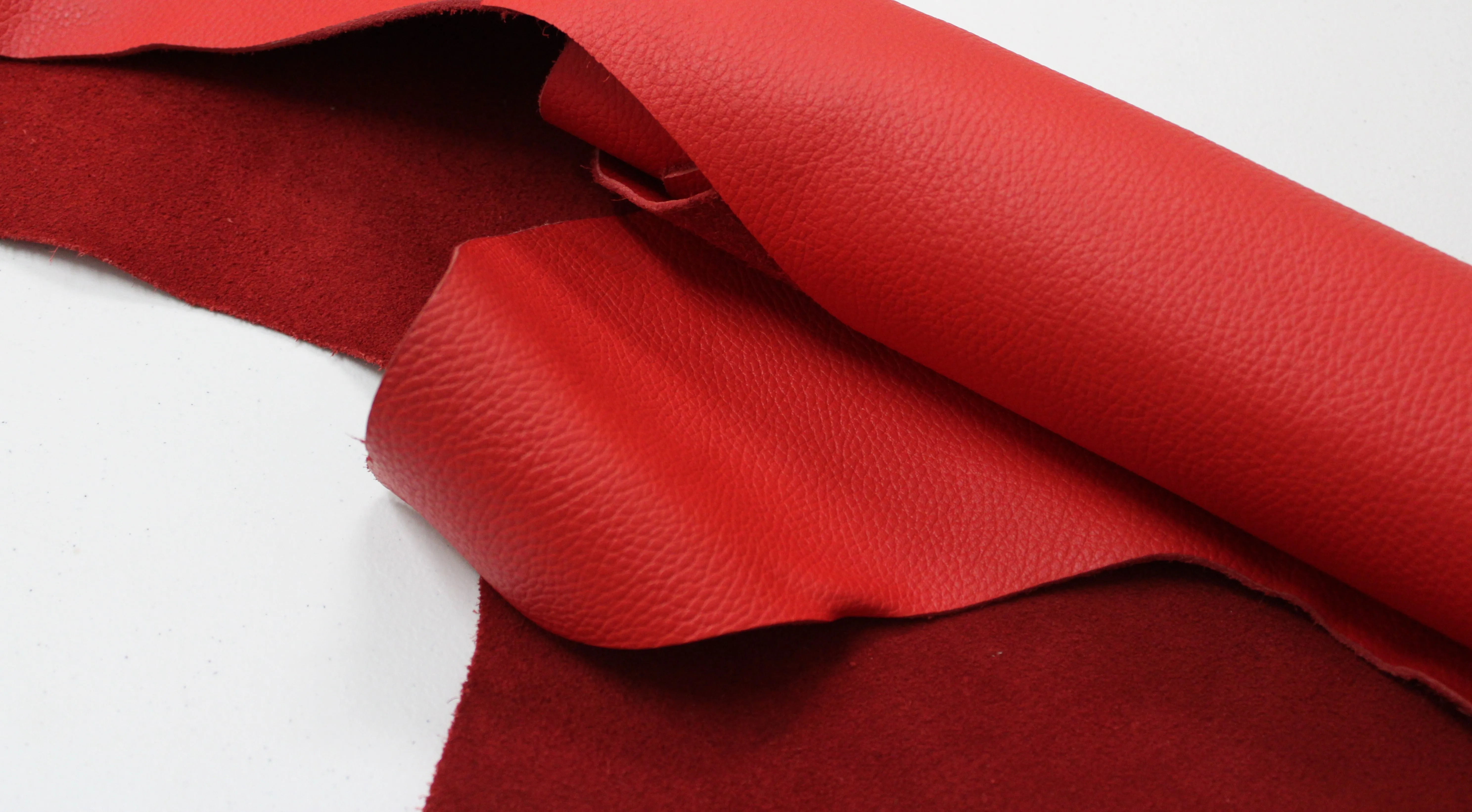 RED FLOATER LEATHER HIDE Thickness: 1.6-1.8 mm/ 4 - 4.5oz