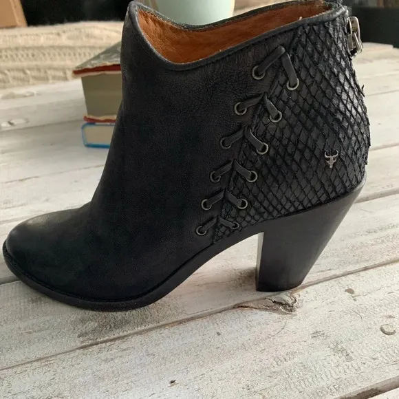 Trask, Suede, Made in Mexico, women’s heeled booties, size 6, lace up detail