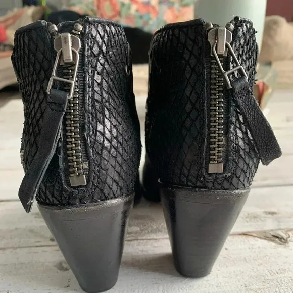 Trask, Suede, Made in Mexico, women’s heeled booties, size 6, lace up detail