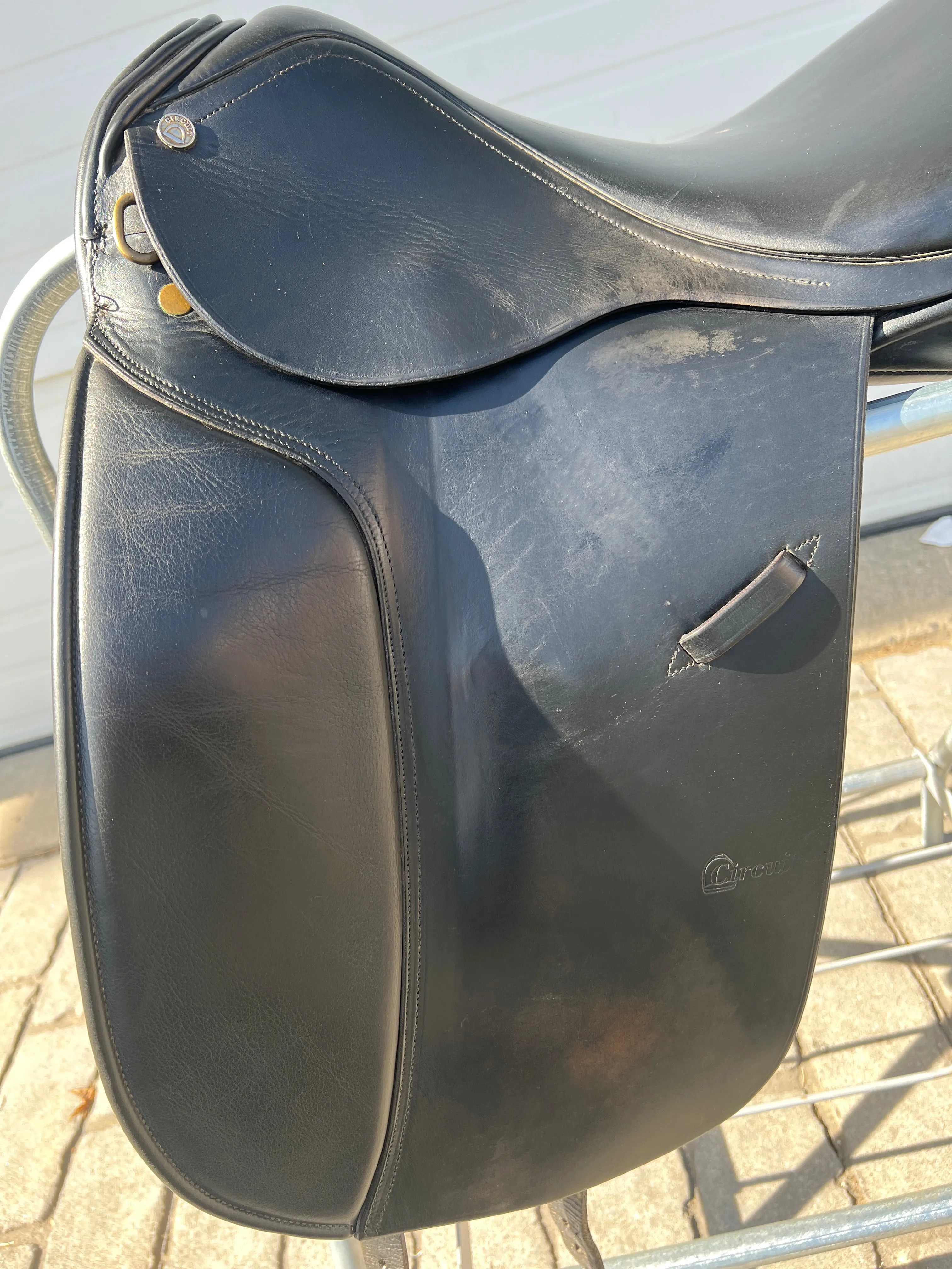 Used Dover Circuit 18" Dressage Saddle
