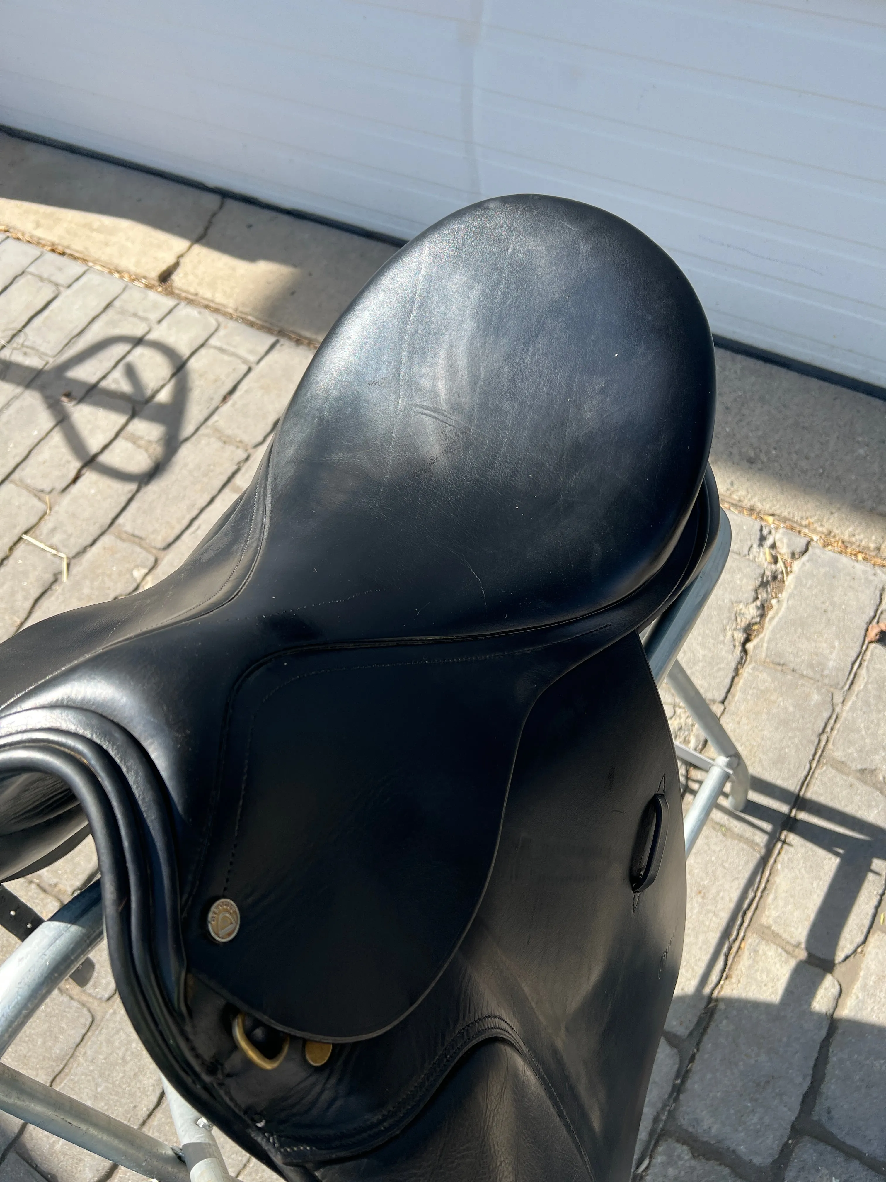 Used Dover Circuit 18" Dressage Saddle