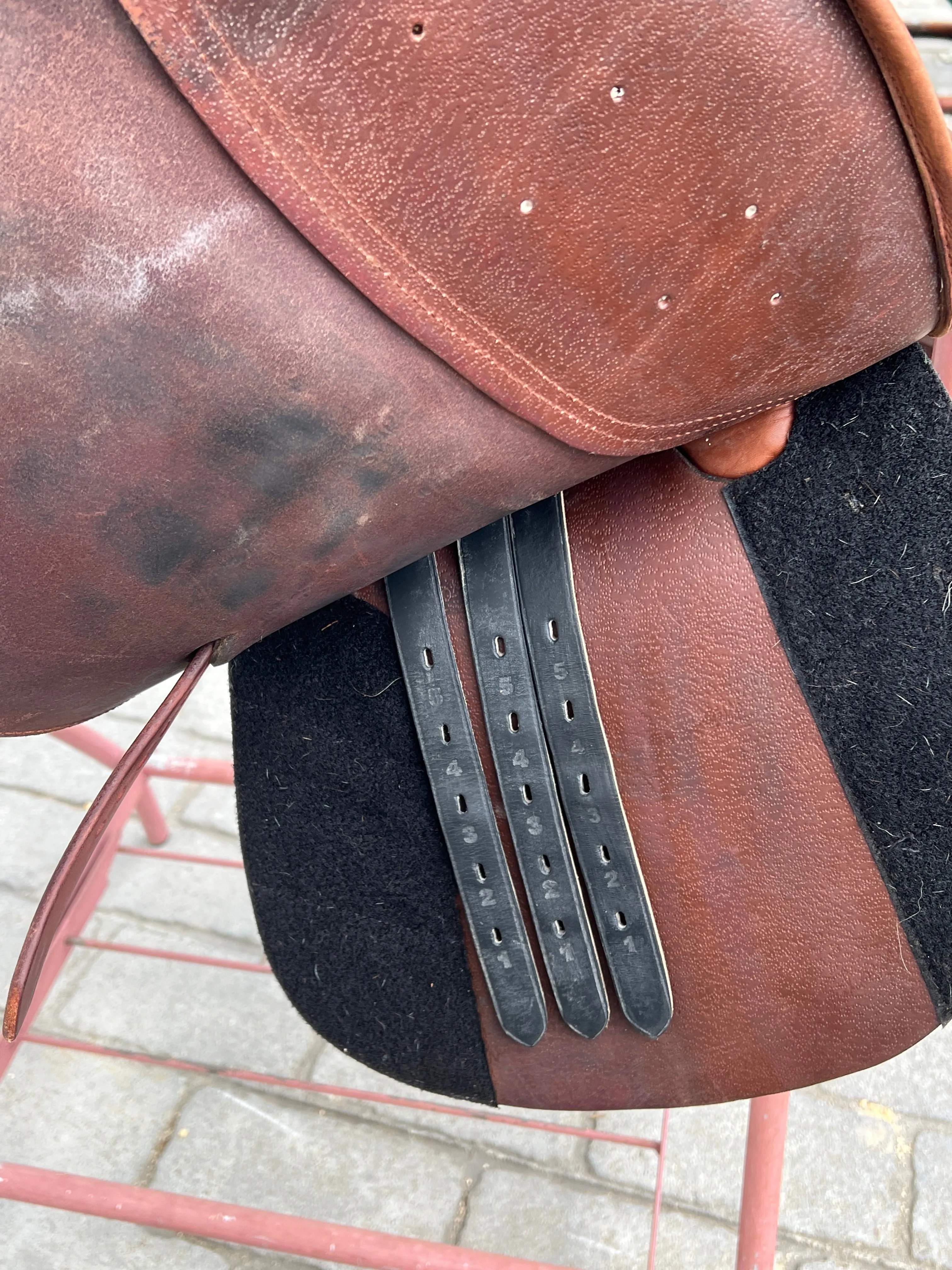 Used M. Toulouse 17.5” All Purpose English Saddle