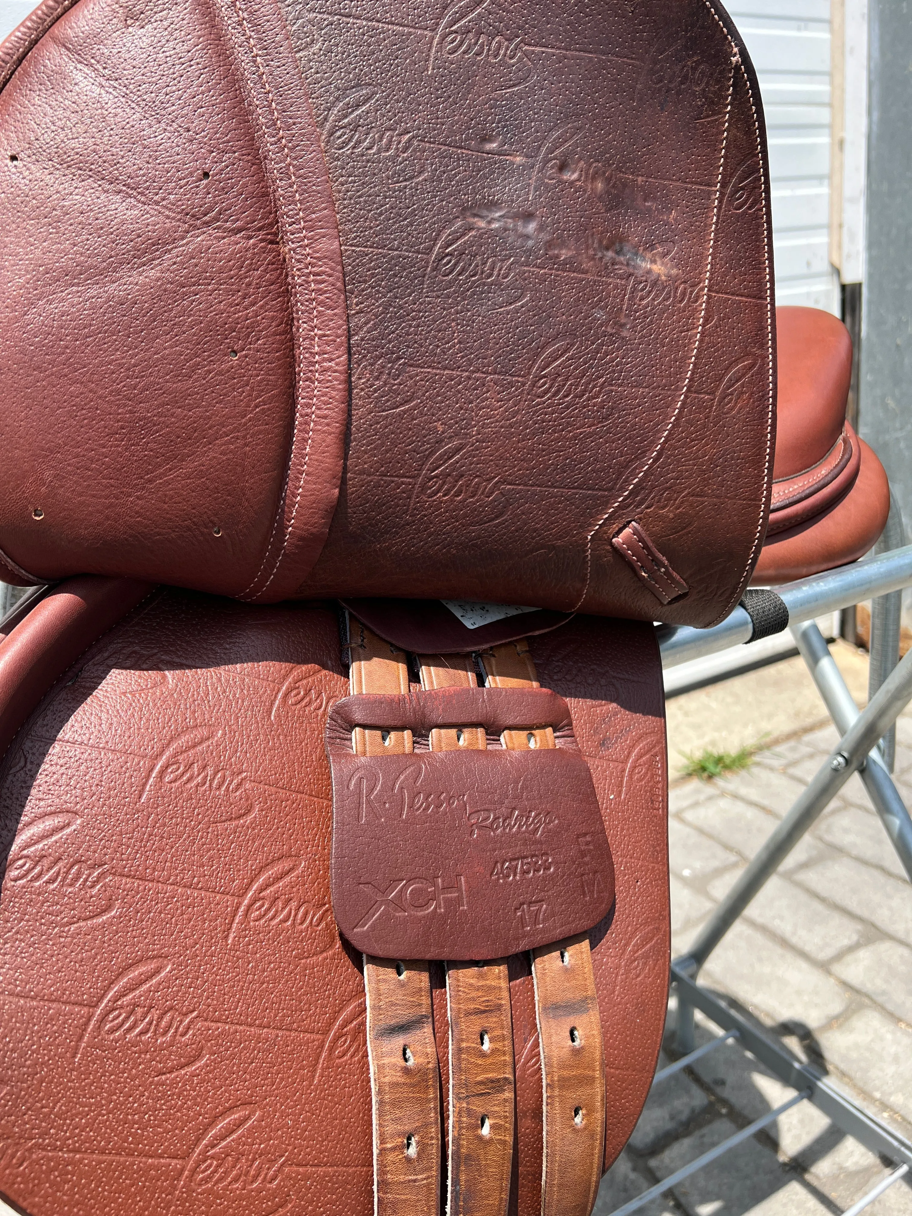 Used Rodrigo Pessoa Gen X Natural 17” XCH MF Close Contact English Saddle