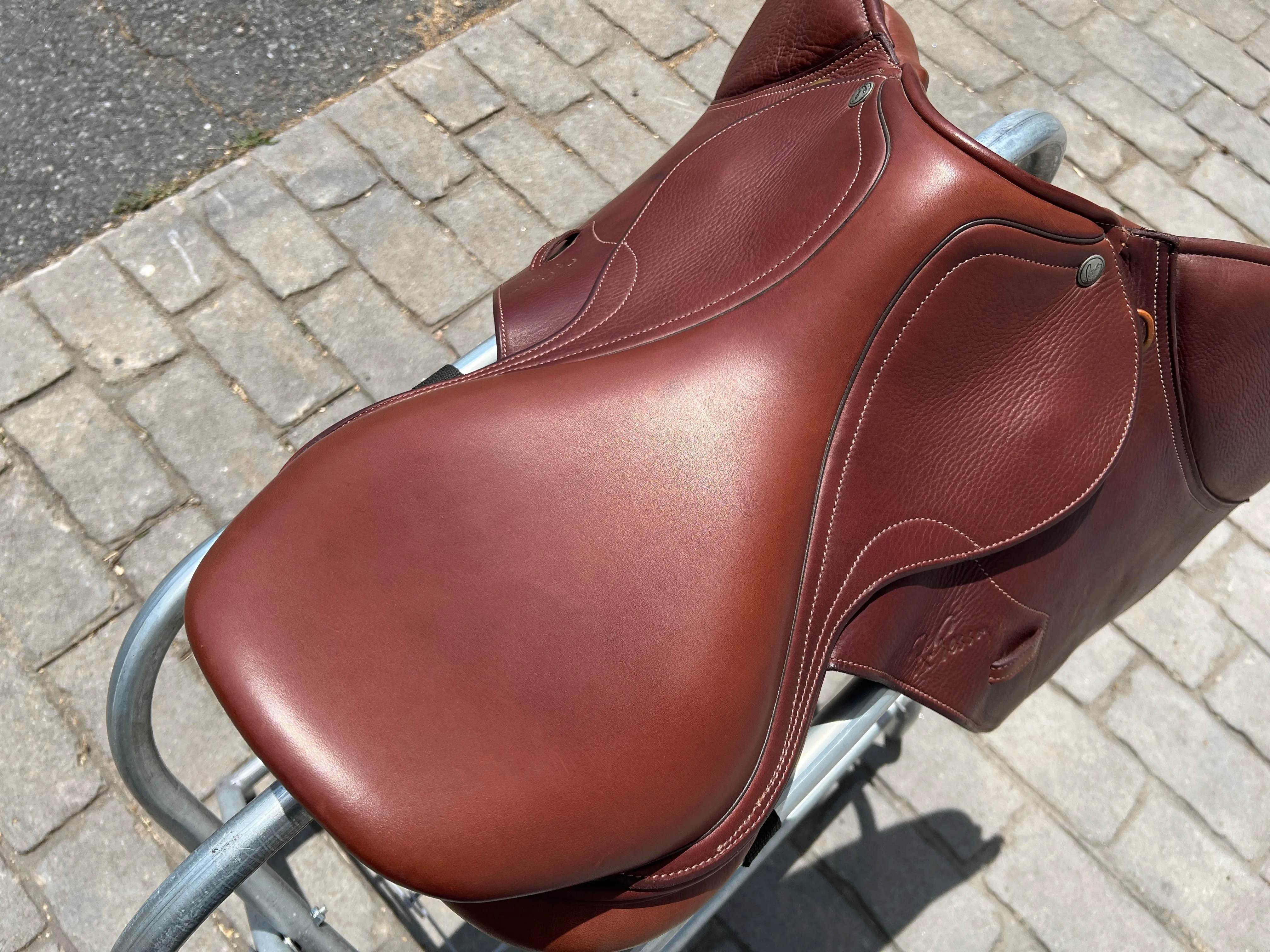 Used Rodrigo Pessoa Gen X Natural 17” XCH MF Close Contact English Saddle