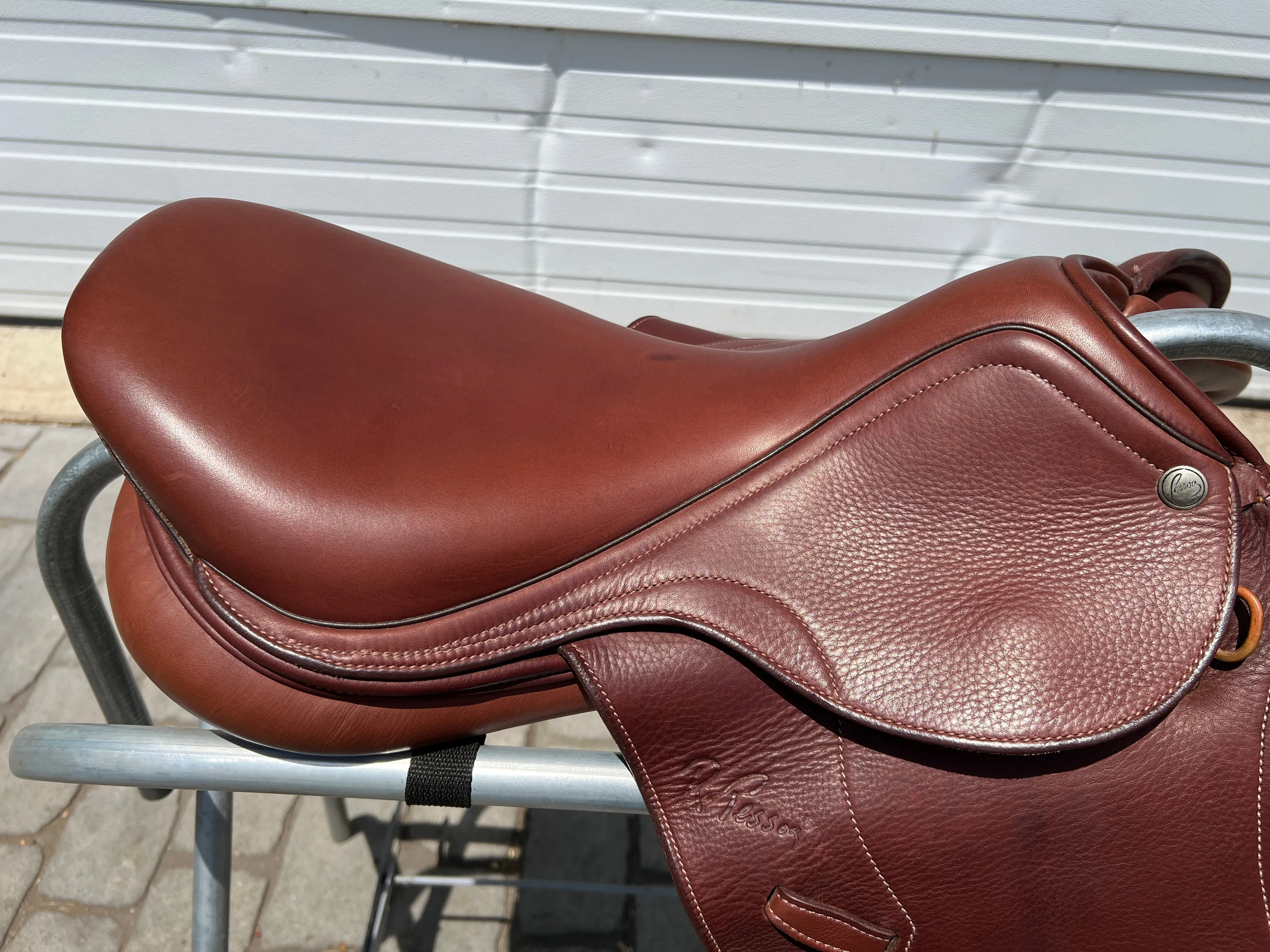 Used Rodrigo Pessoa Gen X Natural 17” XCH MF Close Contact English Saddle