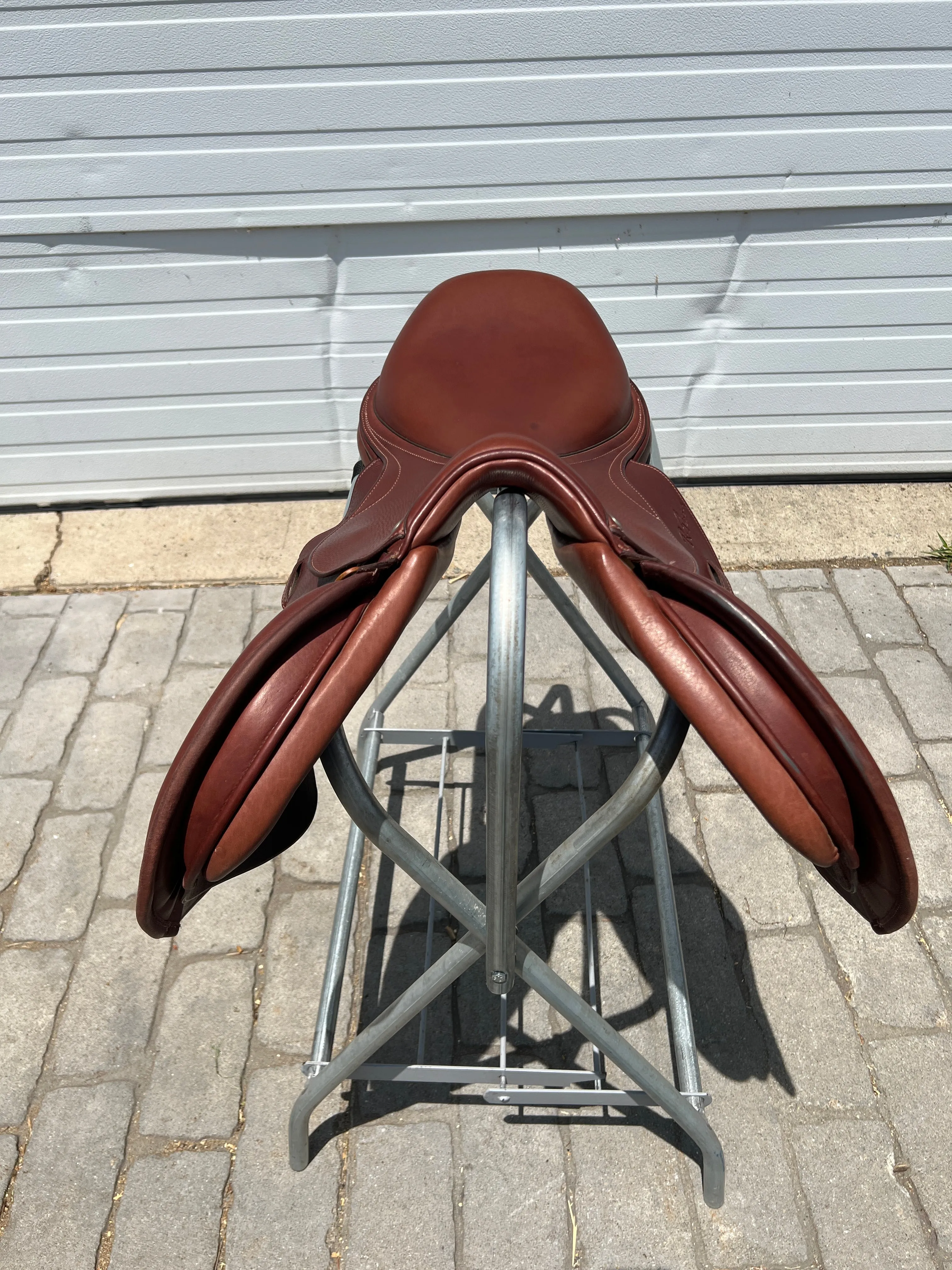 Used Rodrigo Pessoa Gen X Natural 17” XCH MF Close Contact English Saddle