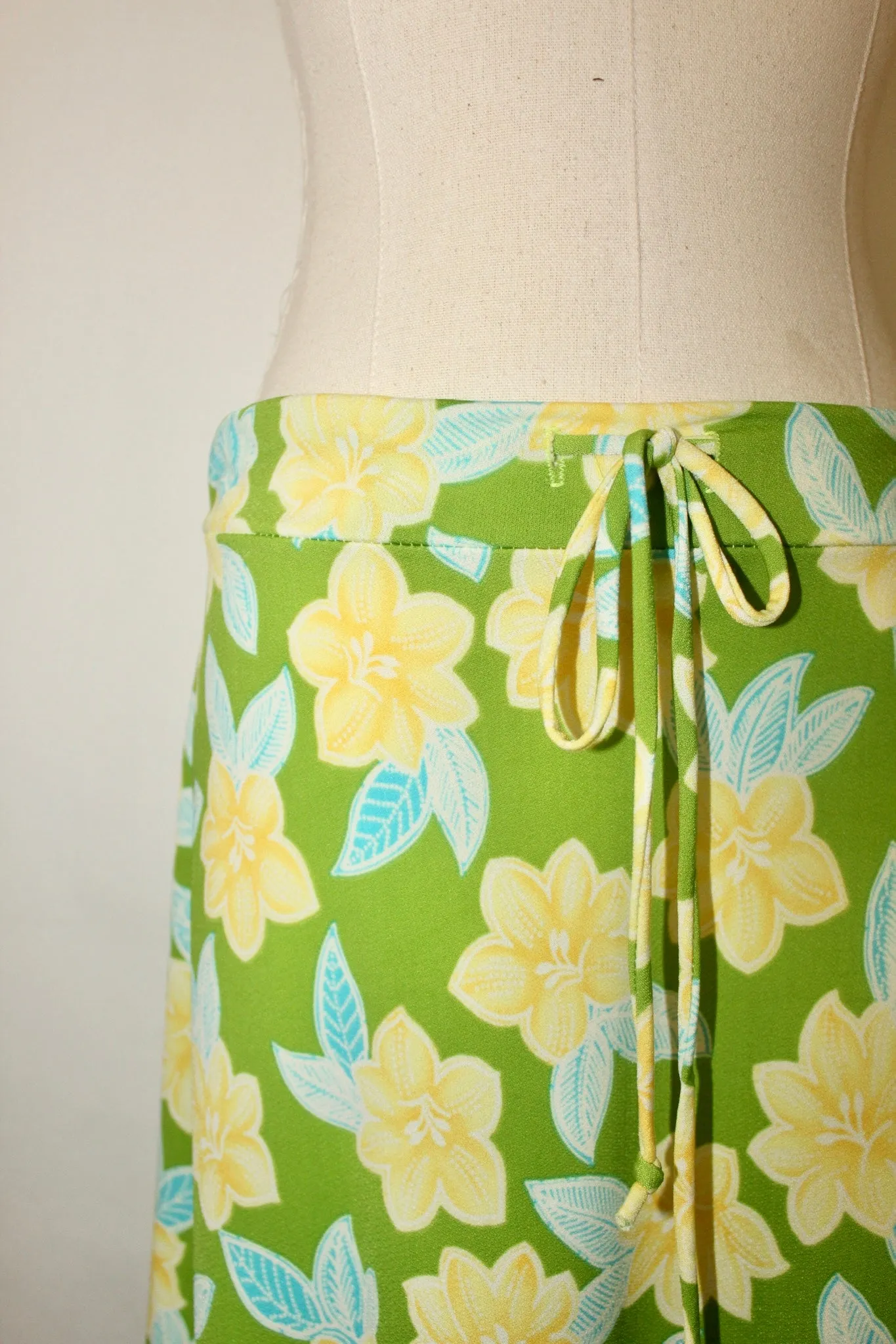 Vintage Y2K Sweet Floral Midi Skirt (25"-28")
